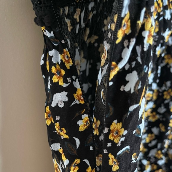 ZARA Floral Dress with Open V back - Picture 7 of 7
